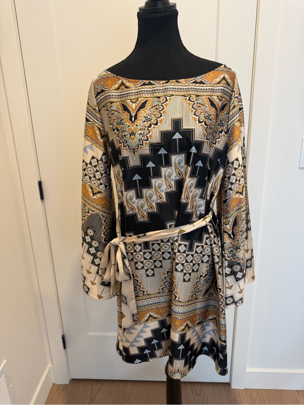Boho-Tone Geometric Print Mini Dress in Gold and Black